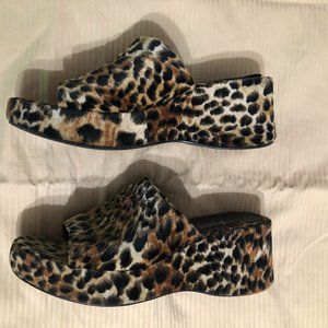 Seychelles Platforn Sandal Size 6M